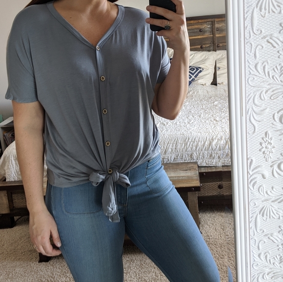 FINAL SALE 🆕🌿button DOWN TOP🌿 - Picture 7 of 8